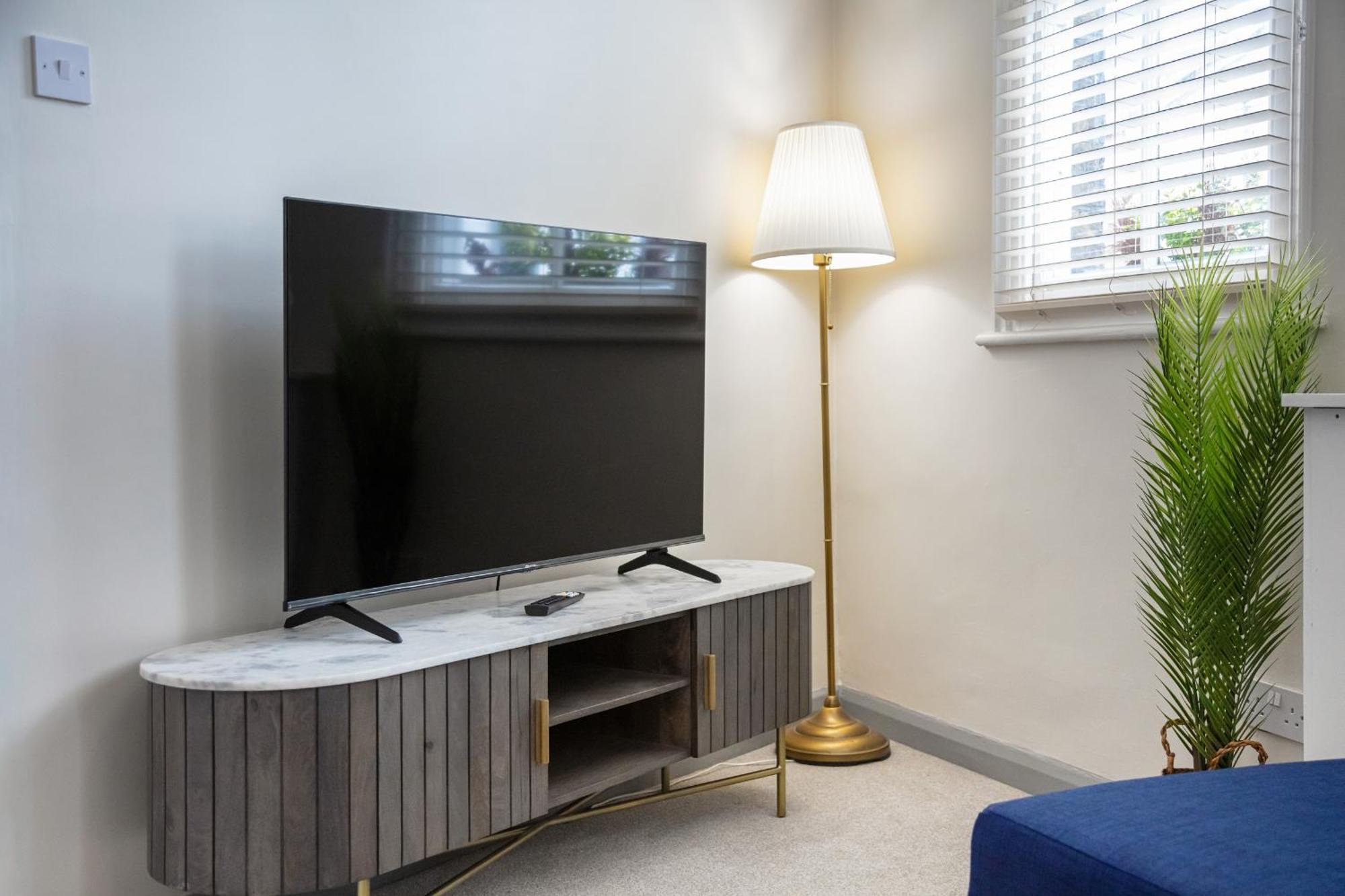 5A - Bright And Airy 2 Bedroom Apartment - Close To Central London Eksteriør billede